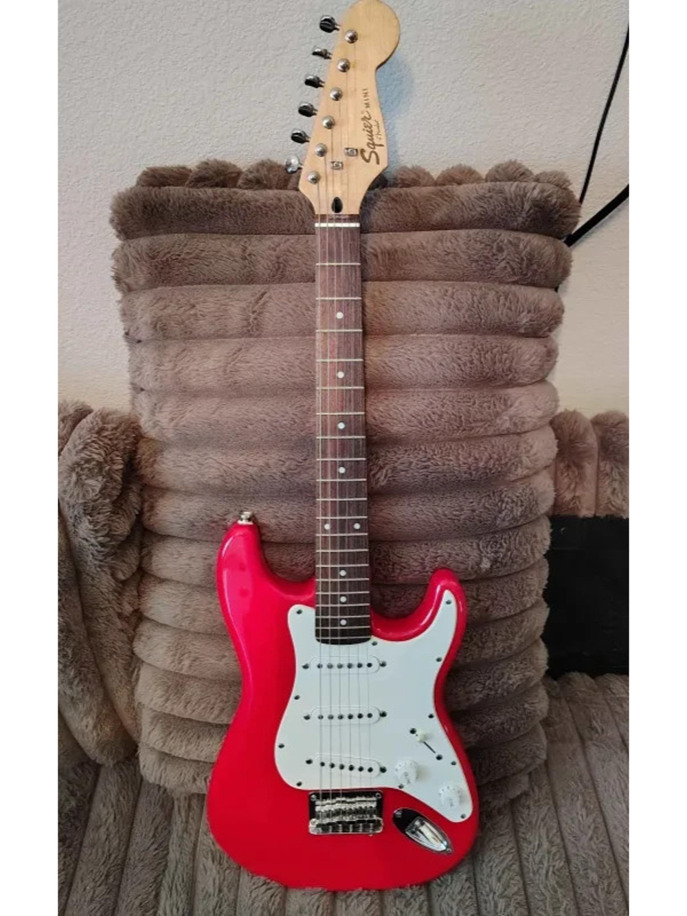 Squier MINI Strat Stratocaster Electric Guitar - Dakota Red #M205 Rock Metal